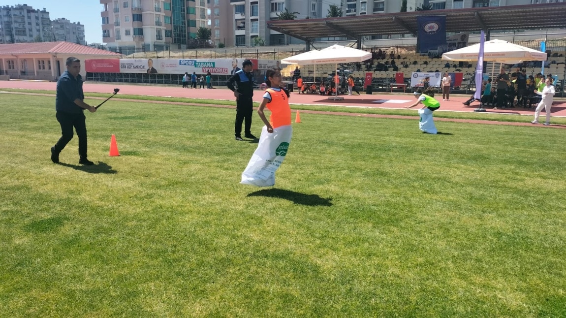 GELENEKSEL ÇOCUK OYUNLARI ŞENLİĞİNDEYDİK